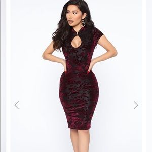Fashion Nova Holiday dress size small NWT